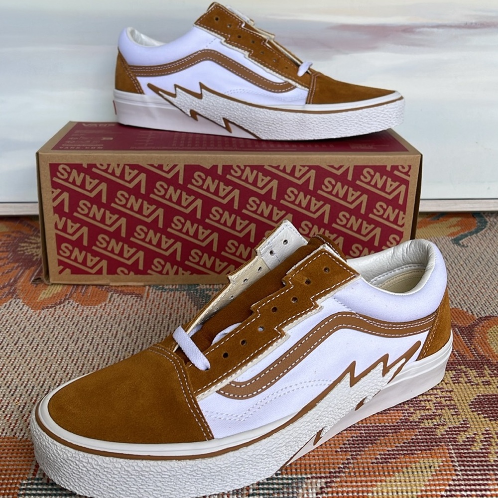 Vans Men’s Old Skool Bolt
Cathay Spice
VN0009Q5KFR 
Sneakers - Picture 2 of 16